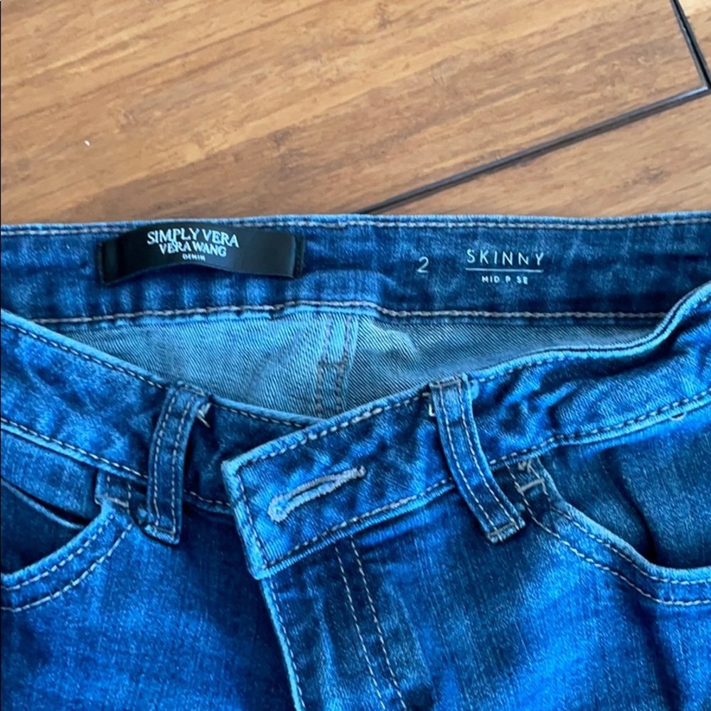 Simply Vera VeraWang size 2 Skinny mid rise jeans